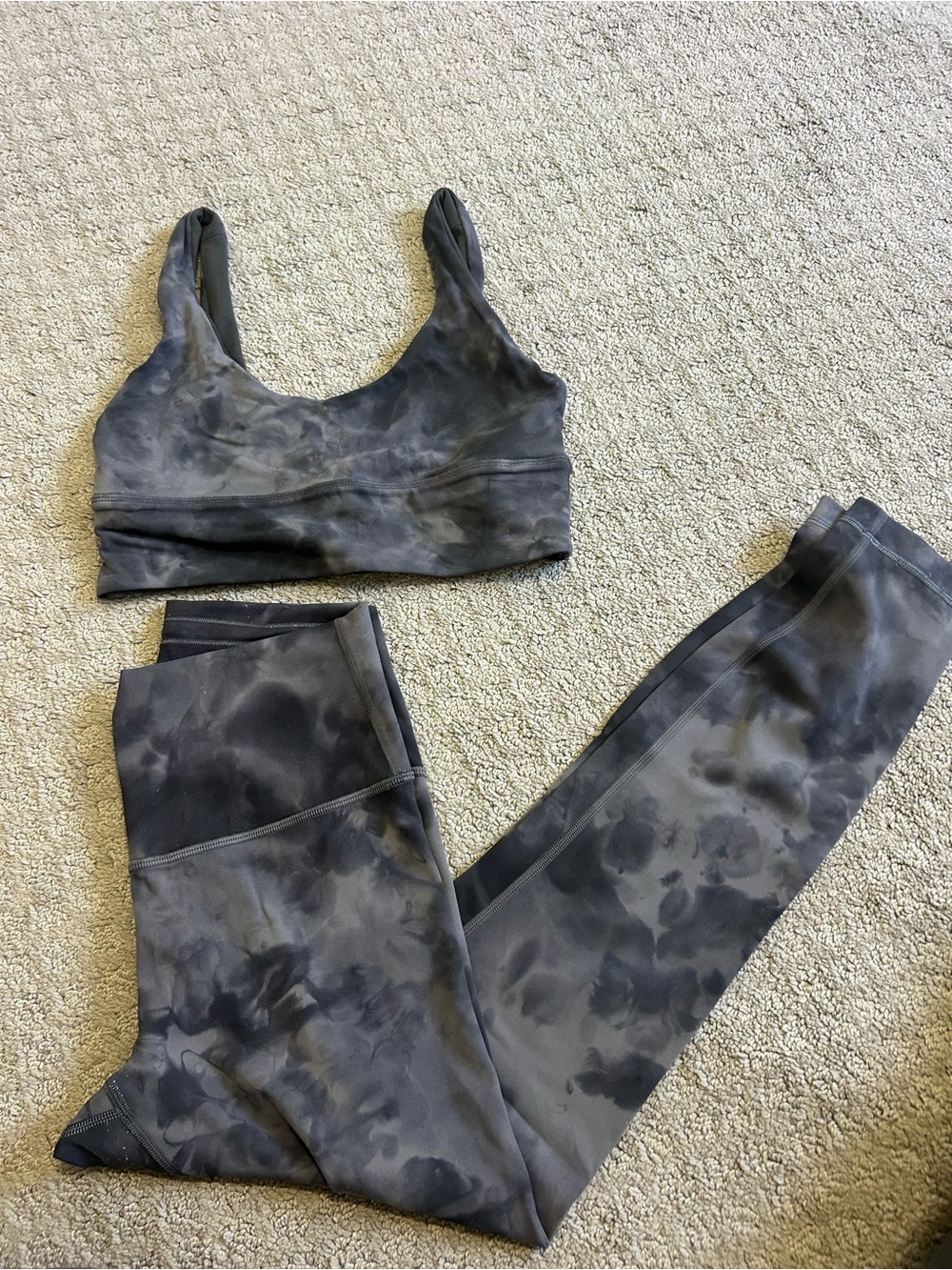 Women's Wunder Train Black Tie-Dye Sports Bra & Legging Set